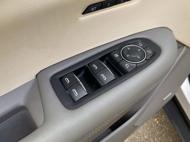 Used 2018 Cadillac XT5 Luxury w/ Driver Awareness Package FWD image 13
