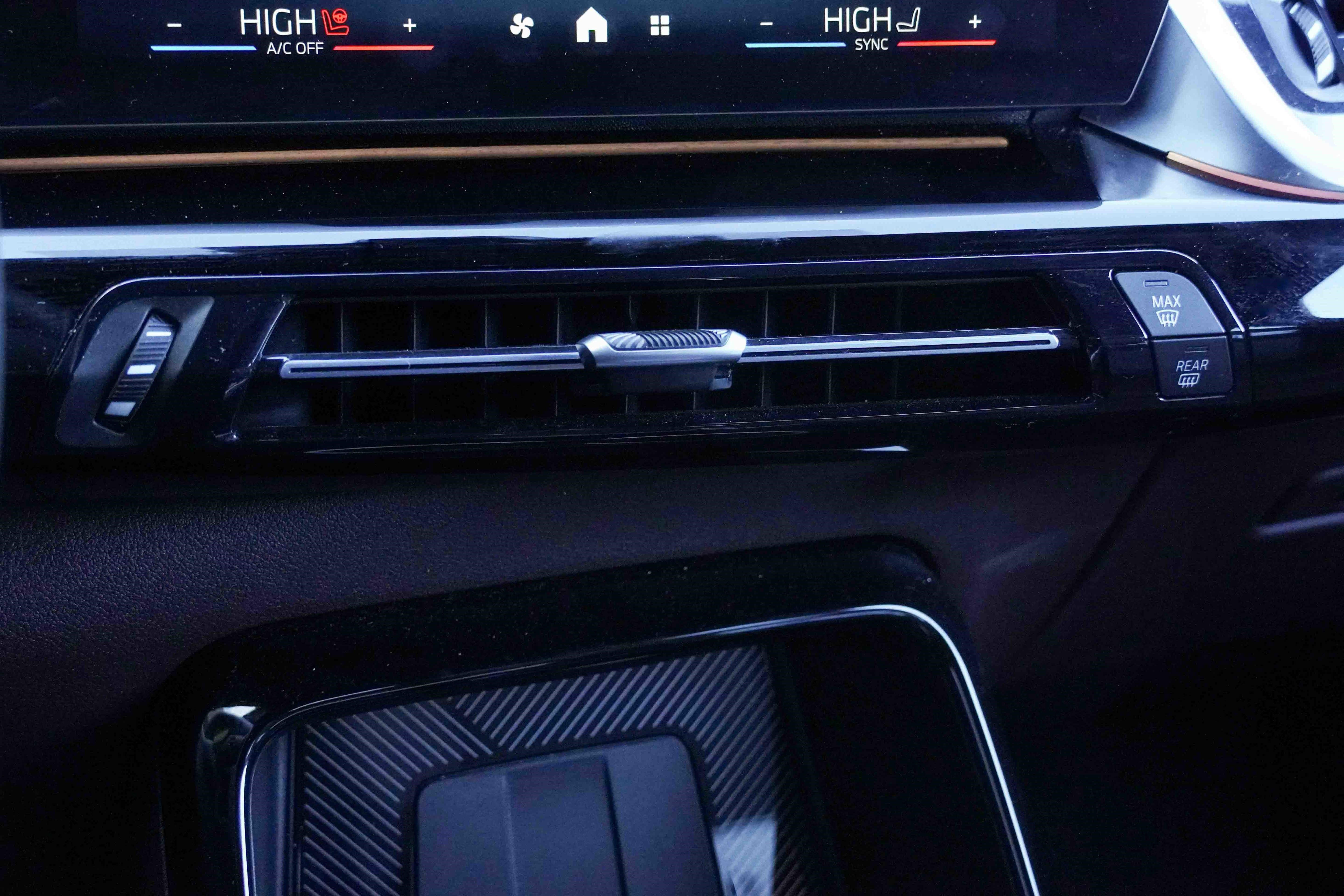 Certified 2025 BMW X2 xDrive28i image 27