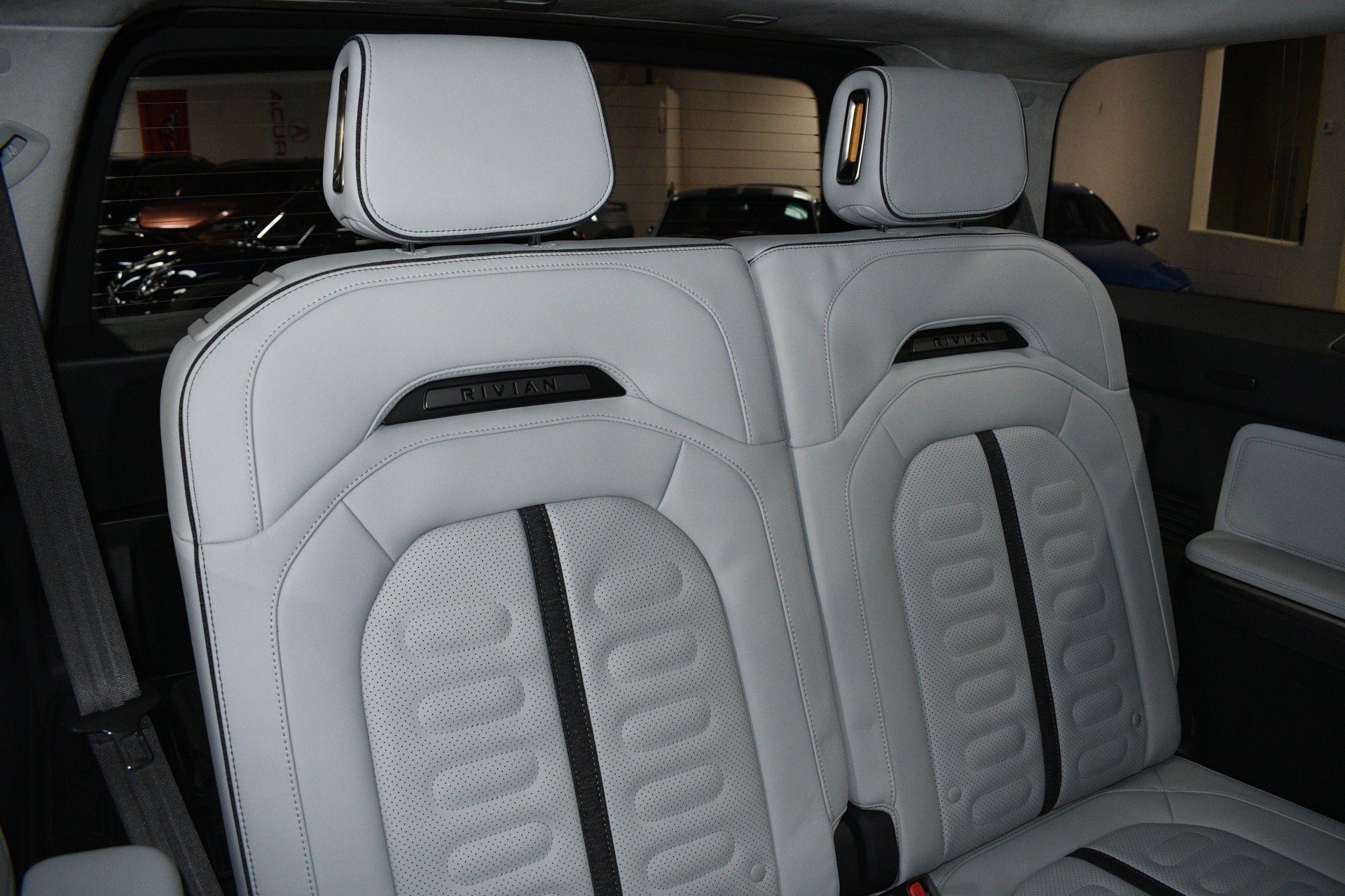 Used 2023 Rivian R1S Launch Edition Quad AWD/4WD image 22