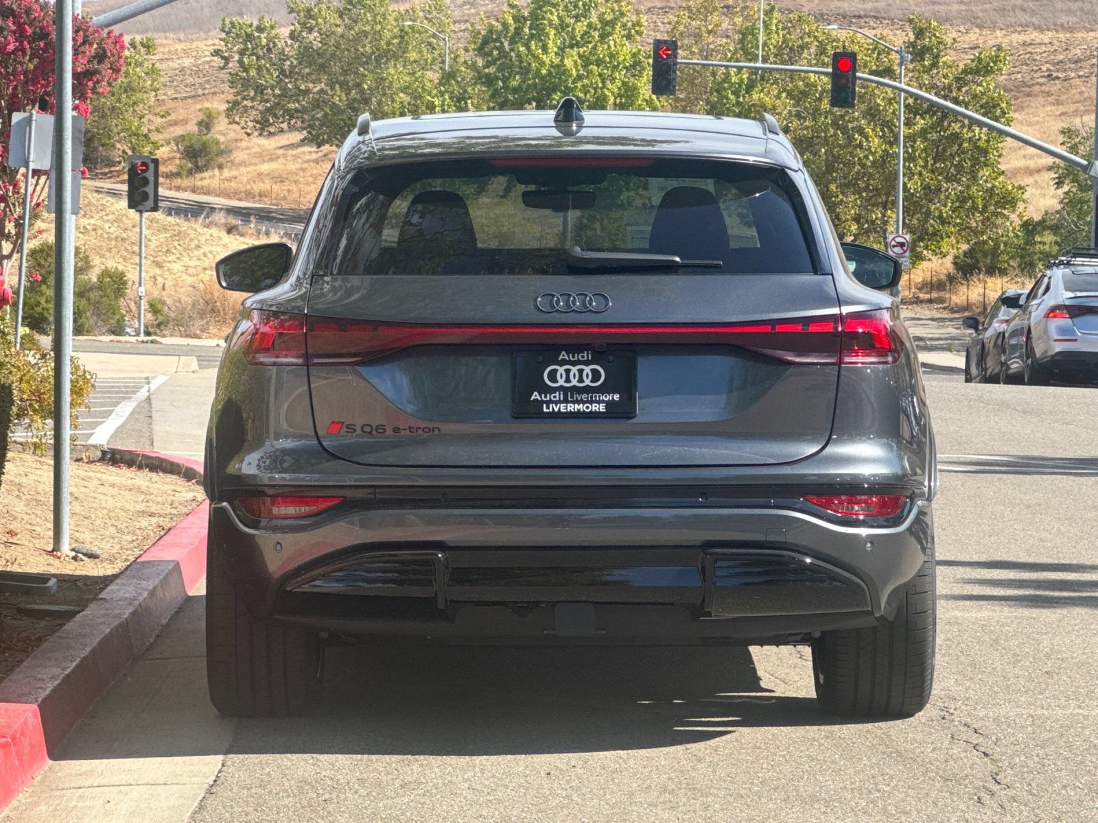 New 2027 Audi SQ6 e-tron Premium Plus AWD/4WD image 5