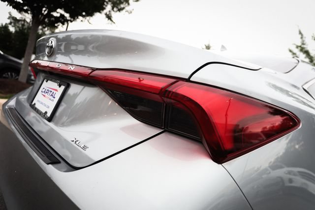 Used 2020 Toyota Avalon XLE w/ Moonroof Package FWD image 15