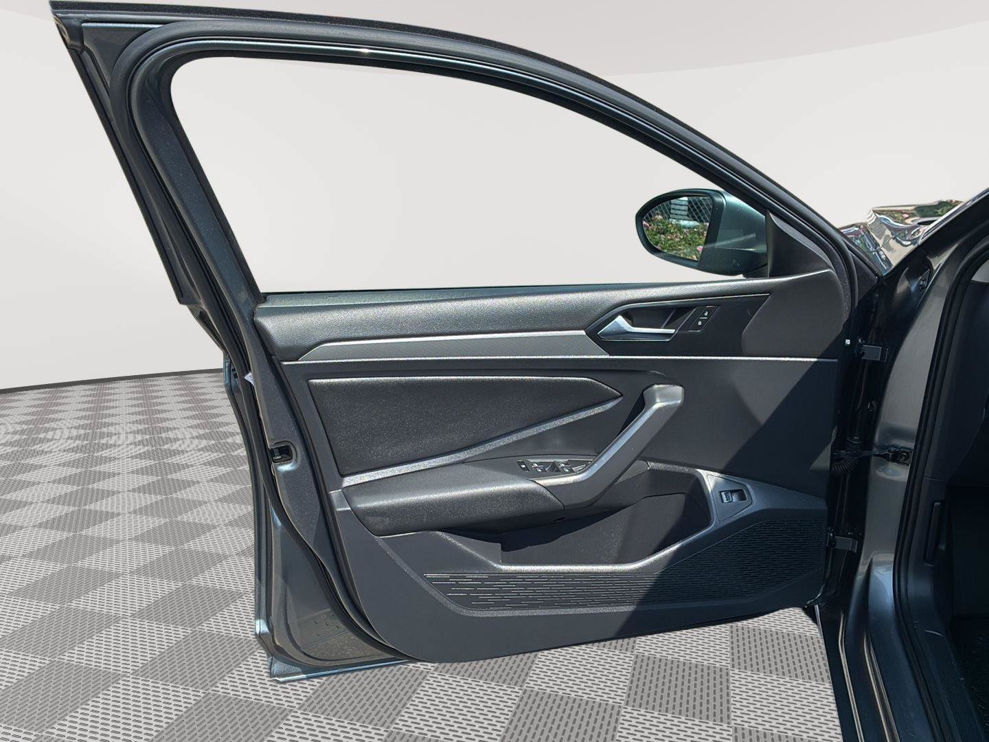 Used 2019 Volkswagen Jetta SE w/ Cold Weather Package FWD image 31