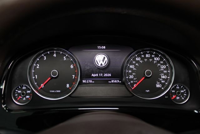 Used 2015 Volkswagen Touareg Sport AWD/4WD image 12