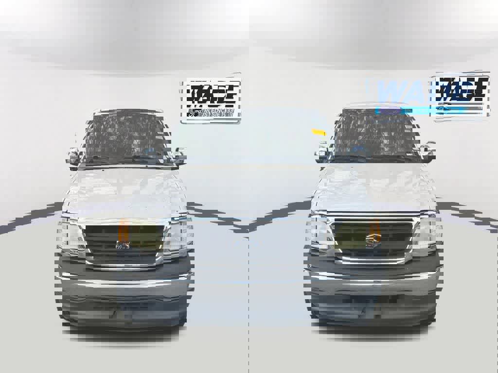 Used 2001 Ford F150 Lariat image 2