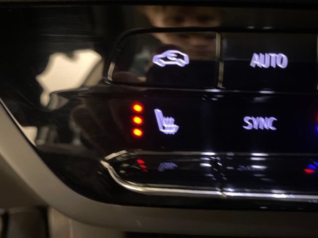 Used 2023 Buick Envision Preferred AWD/4WD image 21