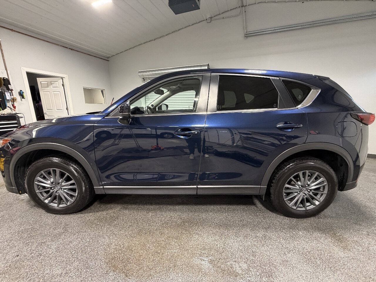 Used 2019 MAZDA CX-5 Touring AWD/4WD image 2