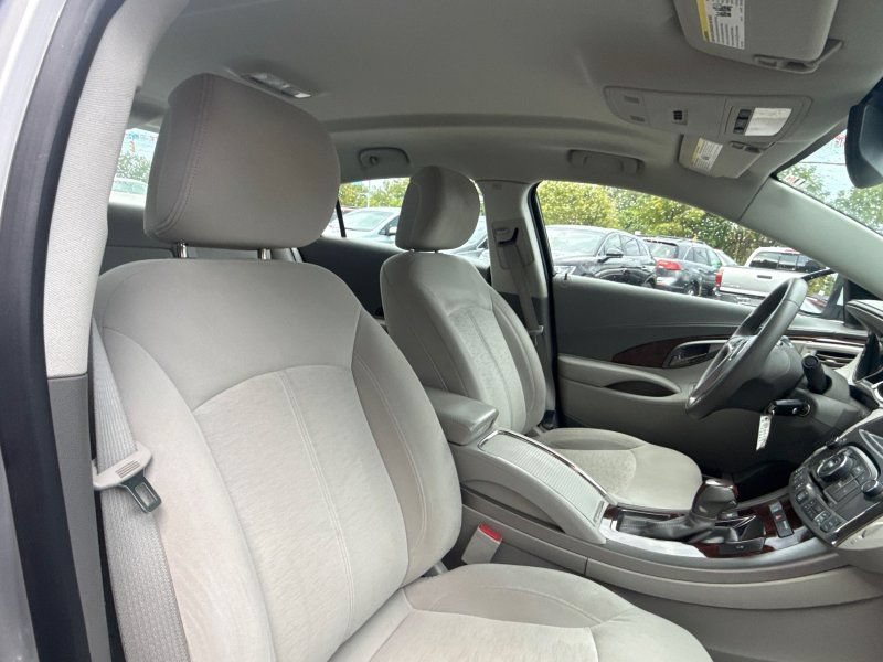 Used 2010 Buick LaCrosse CX FWD image 18