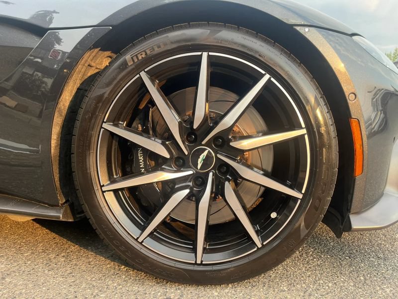 Used 2020 Aston Martin V8 Vantage Coupe RWD image 29