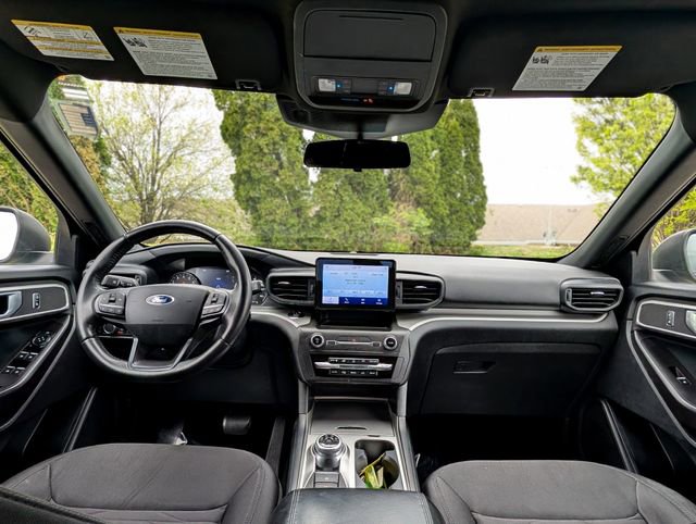 Used 2020 Ford Explorer XLT AWD/4WD image 12