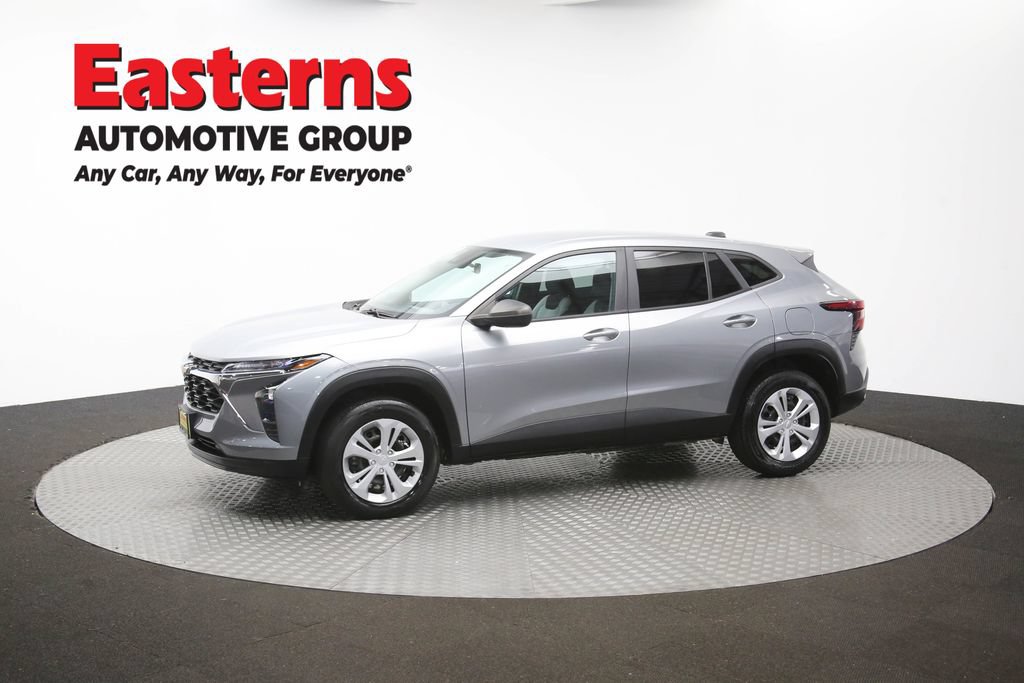 Used 2024 Chevrolet Trax LS w/ Driver Confidence Package FWD image 52