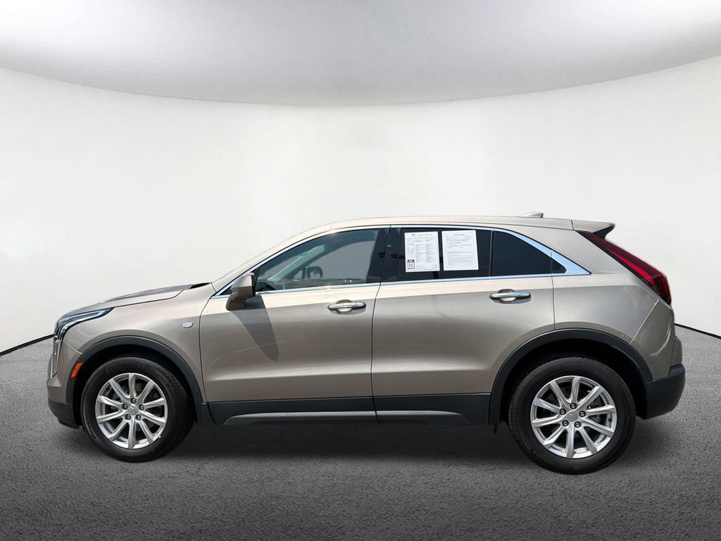 Certified 2022 Cadillac XT4 Luxury w/ Driver Awareness Package FWD image 18