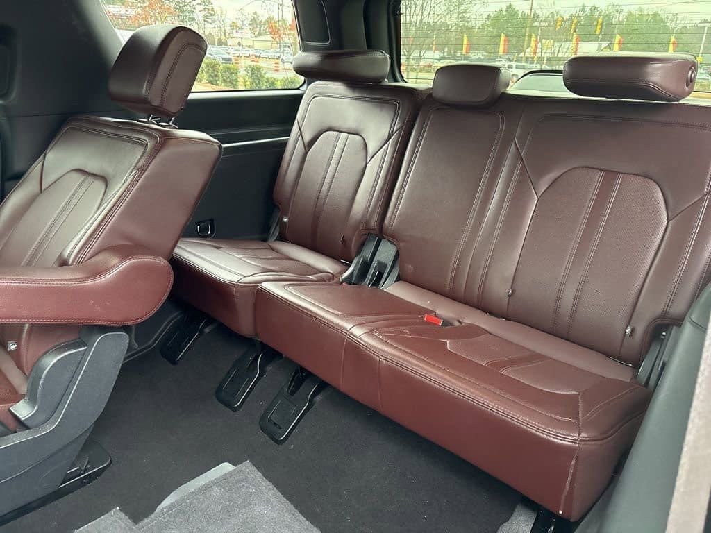 Used 2024 Ford Expedition Limited image 16