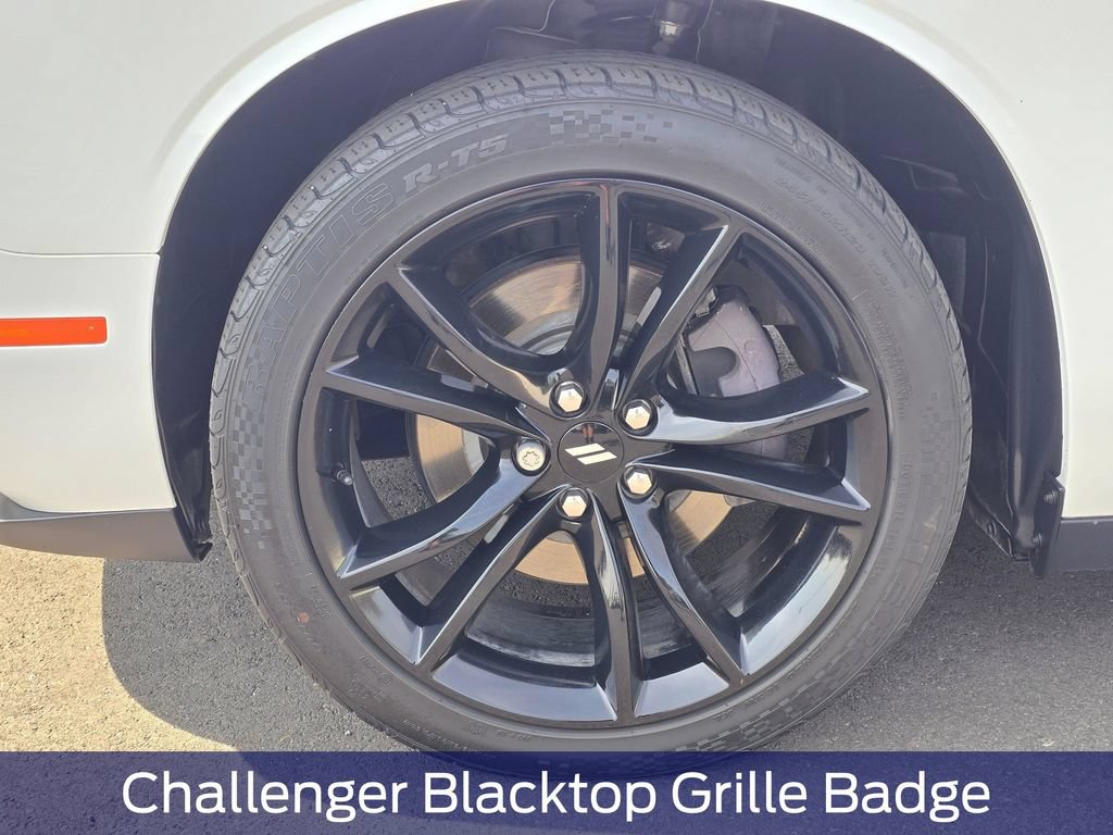 Used 2018 Dodge Challenger R/T w/ Blacktop Package RWD image 9