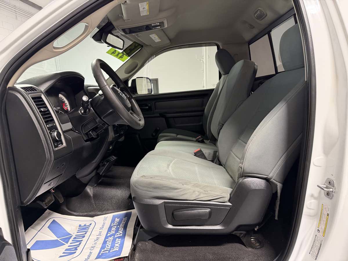 Used 2013 RAM 2500 Tradesman w/ Chrome Appearance Group AWD/4WD image 9