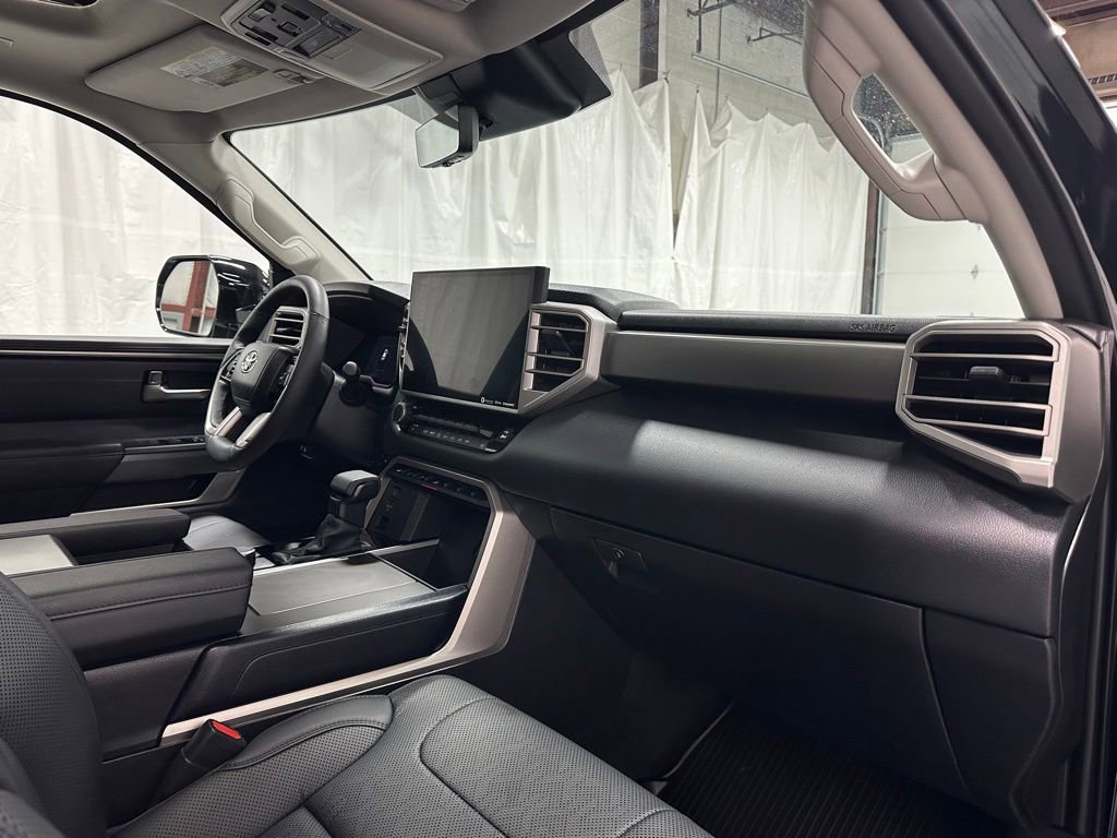 Used 2024 Toyota Sequoia SR5 w/ SR5 Premium Package AWD/4WD image 63
