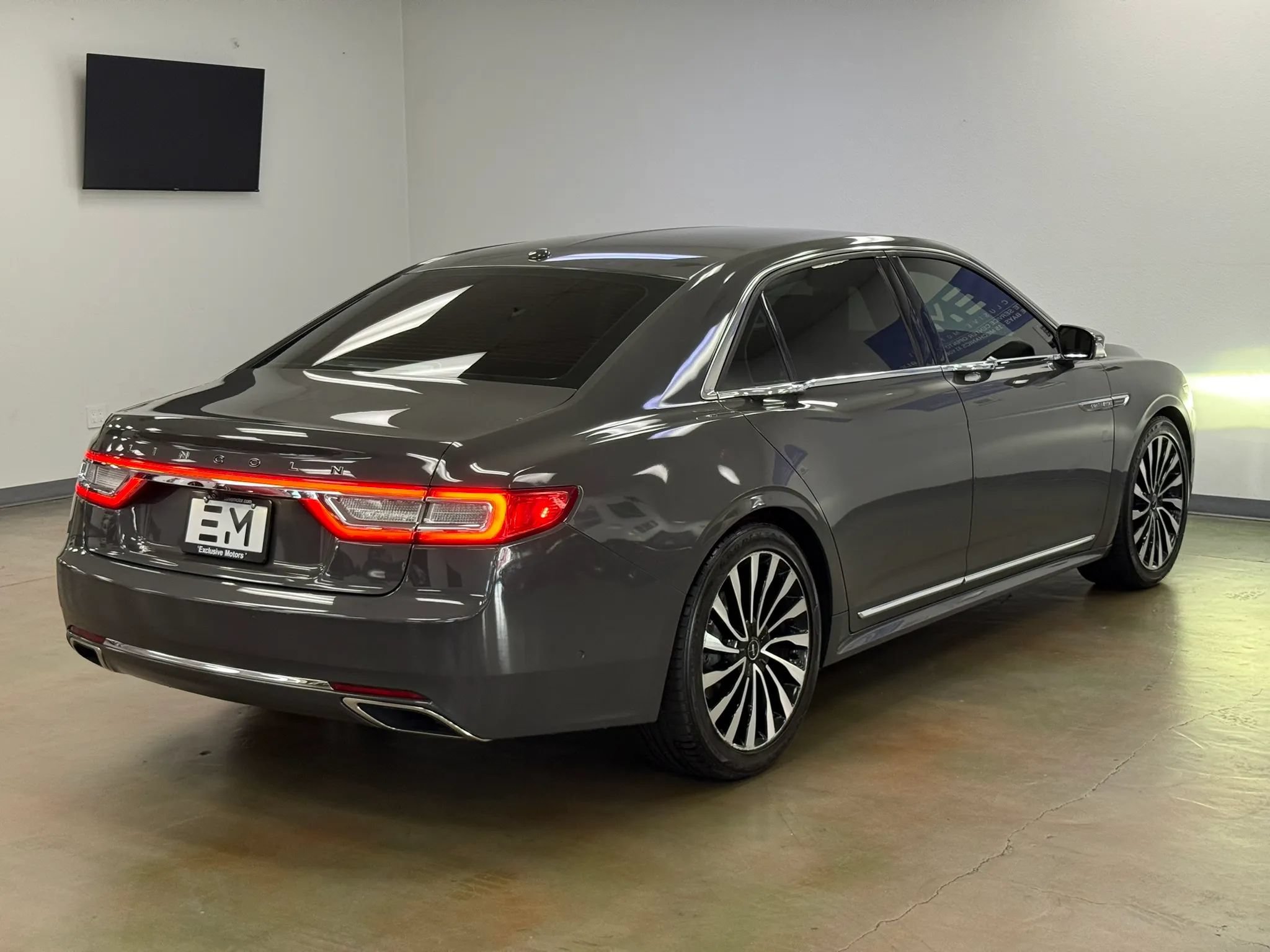 Used 2017 Lincoln Continental Black Label w/ Technology Package FWD image 7