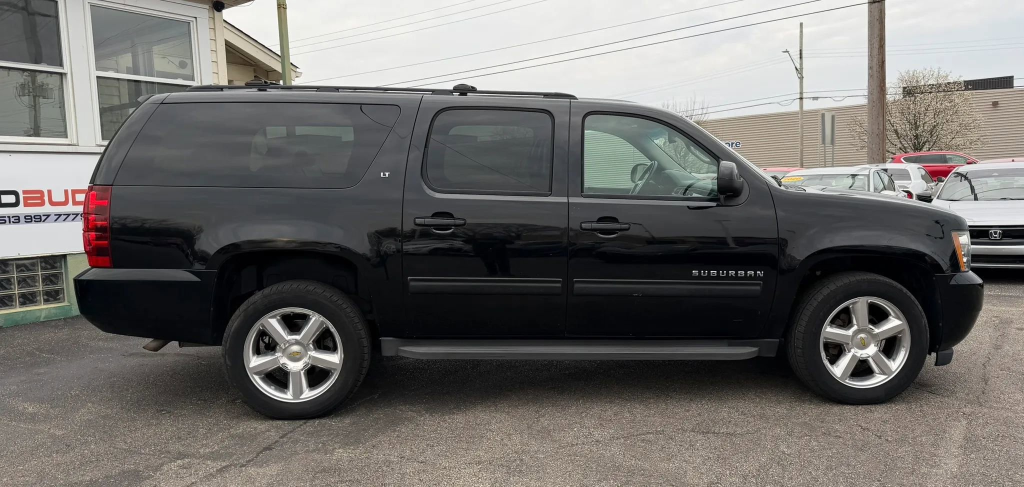 Used 2013 Chevrolet Suburban LT w/ Luxury Package image 6