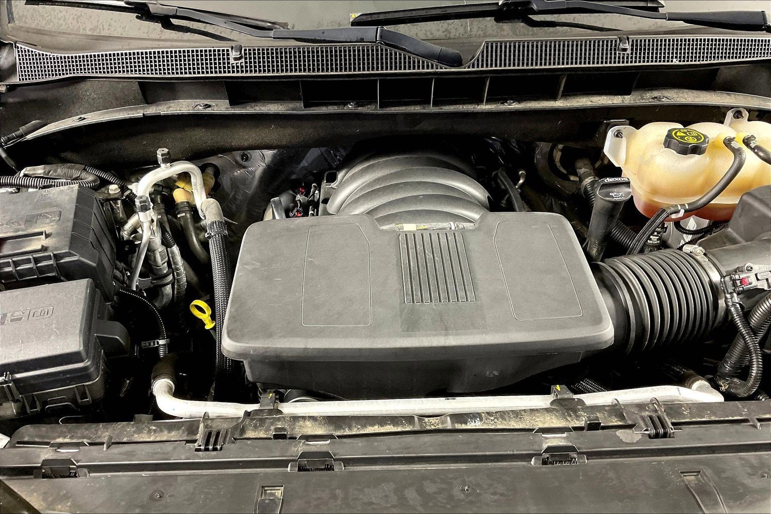 Used 2023 Chevrolet Suburban LS image 31