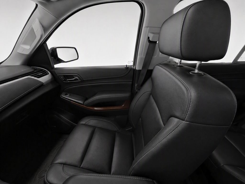 Certified 2020 GMC Yukon SLT w/ Graphite Performance Edition AWD/4WD image 17