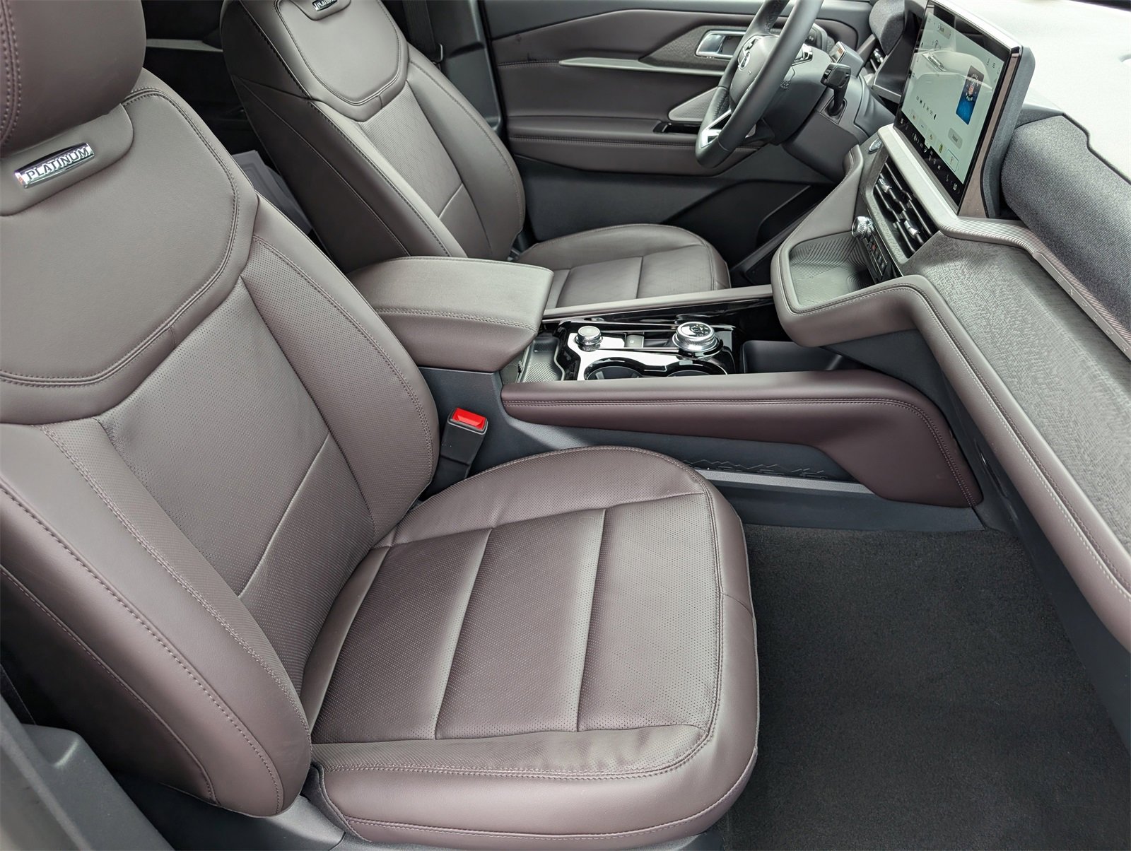 New 2026 Ford Explorer Platinum image 28