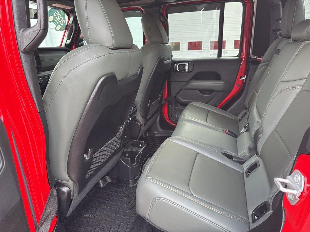 Used 2025 Jeep Gladiator Mojave image 15