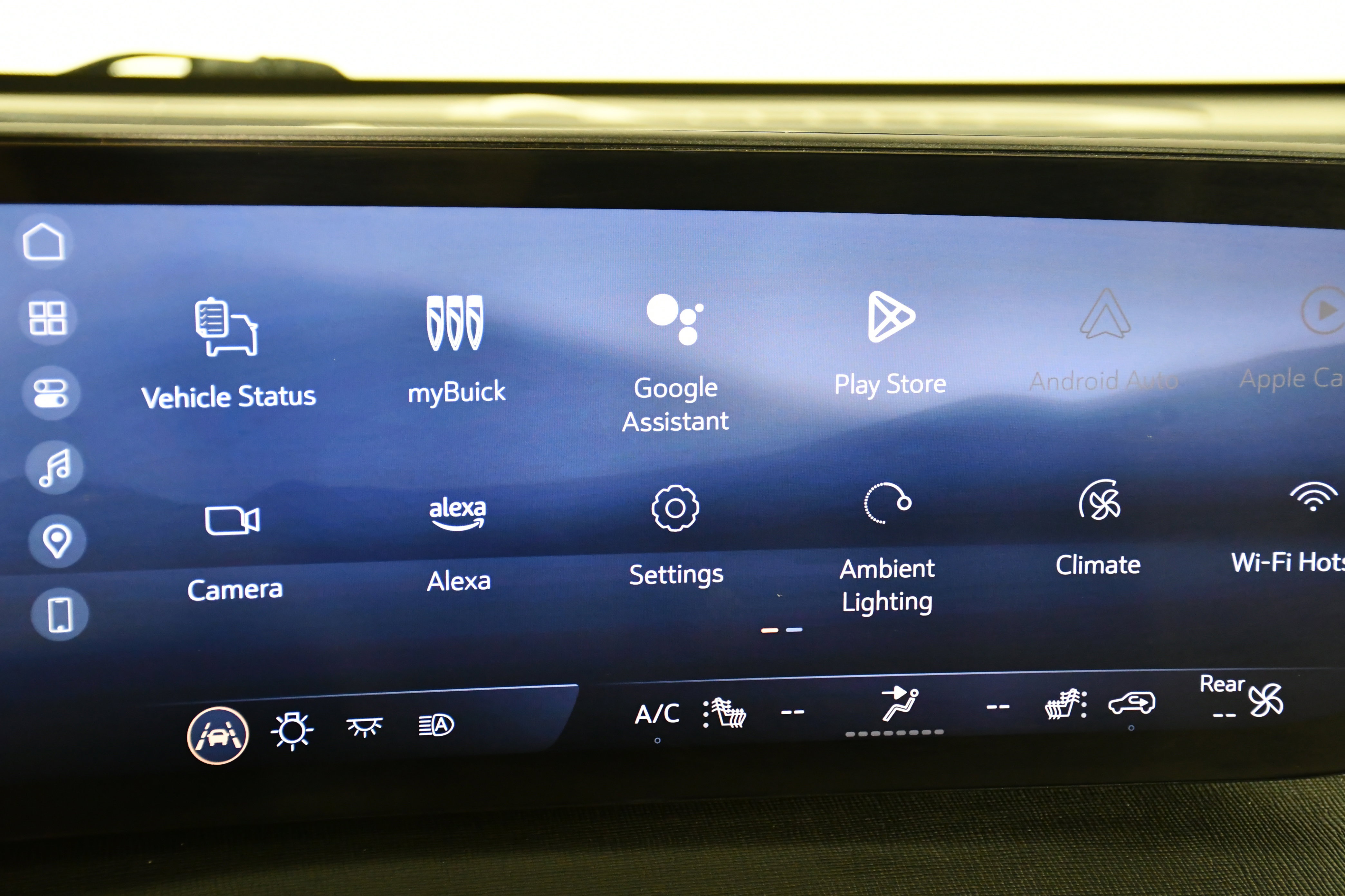 Used 2025 Buick Enclave Preferred image 26