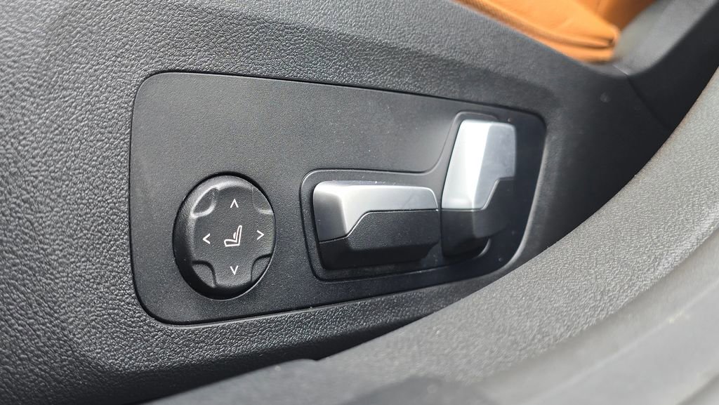 Used 2023 BMW i4 eDrive40 w/ Premium Package RWD image 27