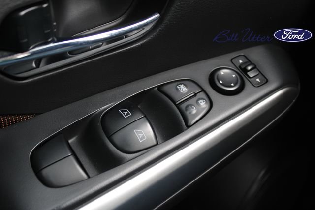 Used 2020 Nissan Kicks SR FWD image 20