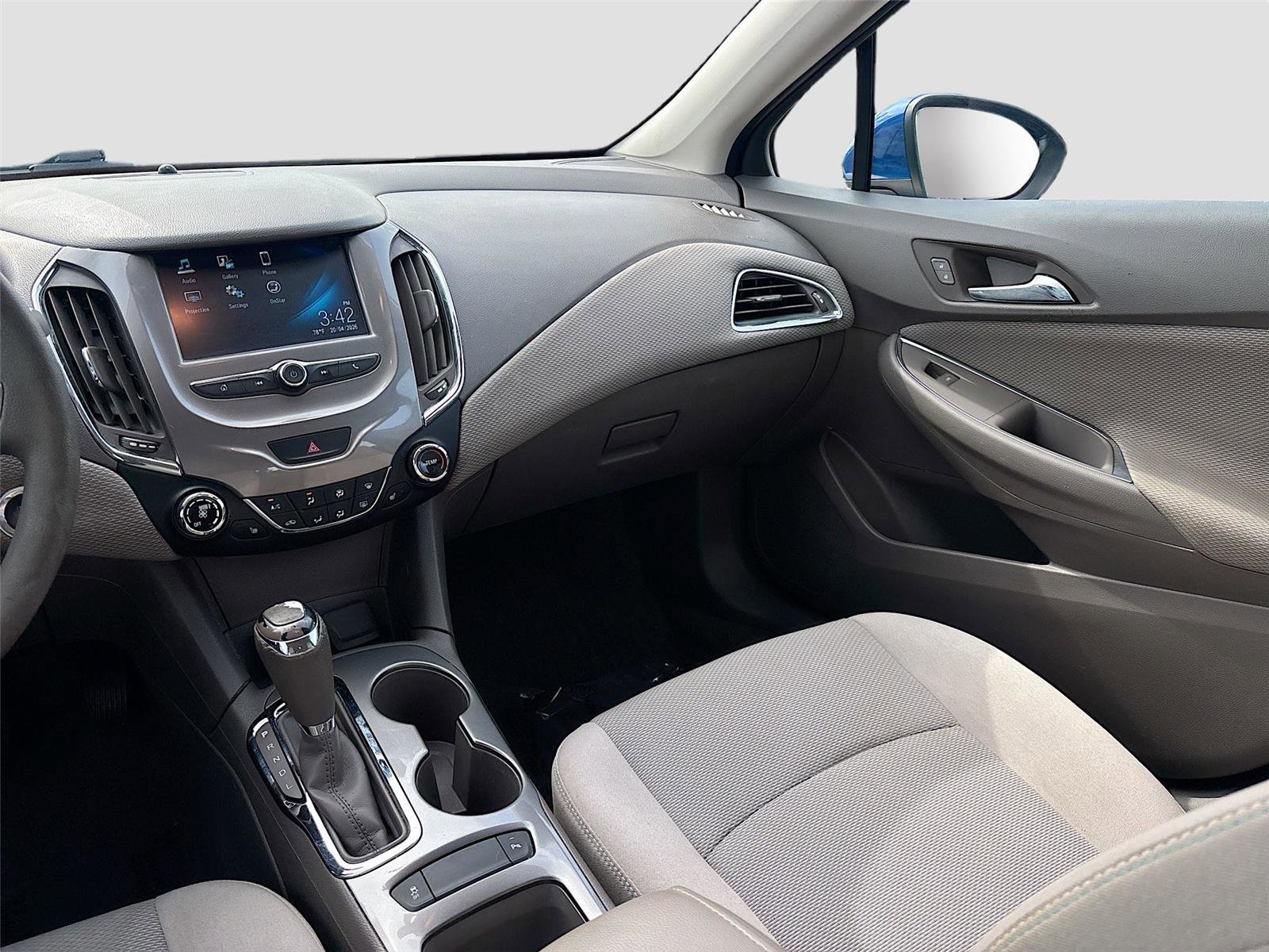 Used 2018 Chevrolet Cruze LT w/ Convenience Package image 22