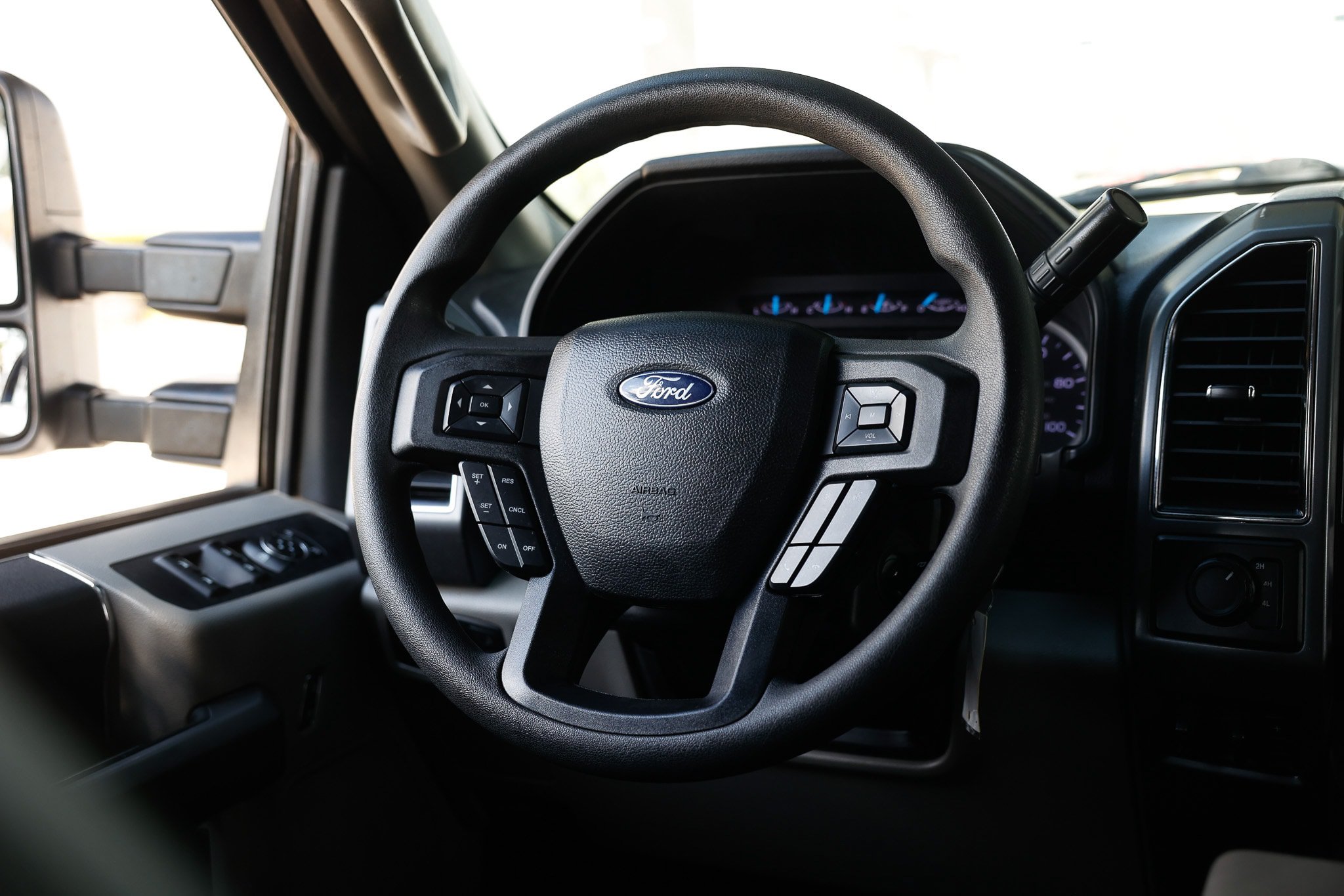 Used 2019 Ford F250 XLT w/ Snow Plow Prep Package AWD/4WD image 31