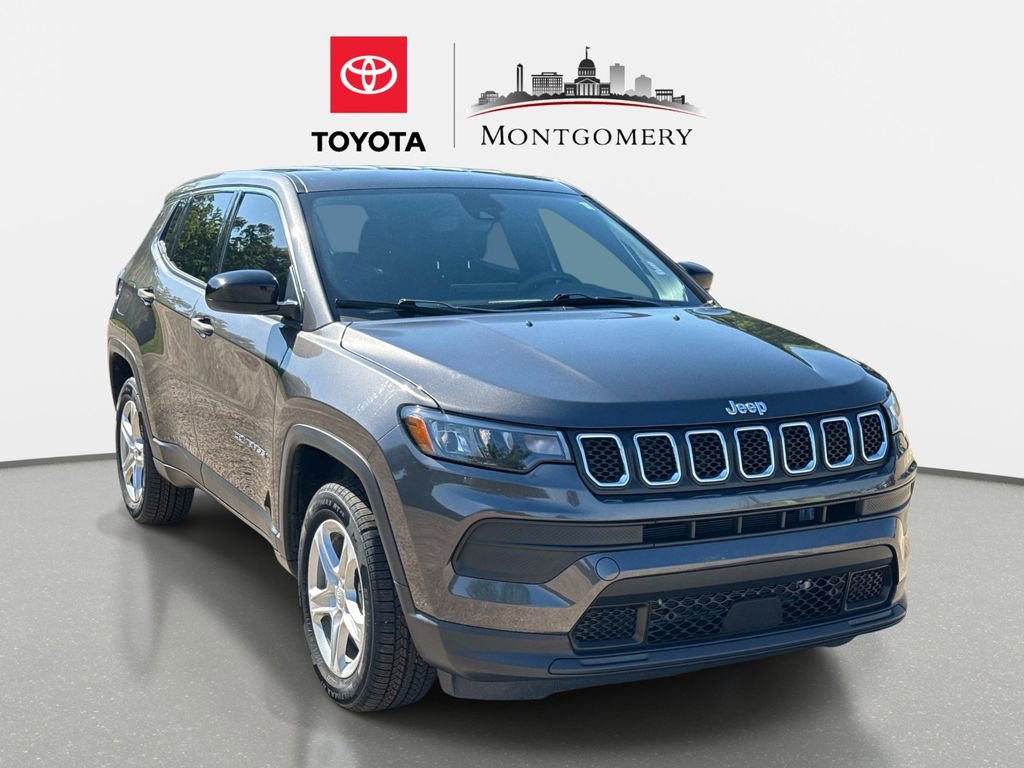 Used 2023 Jeep Compass Sport image 1