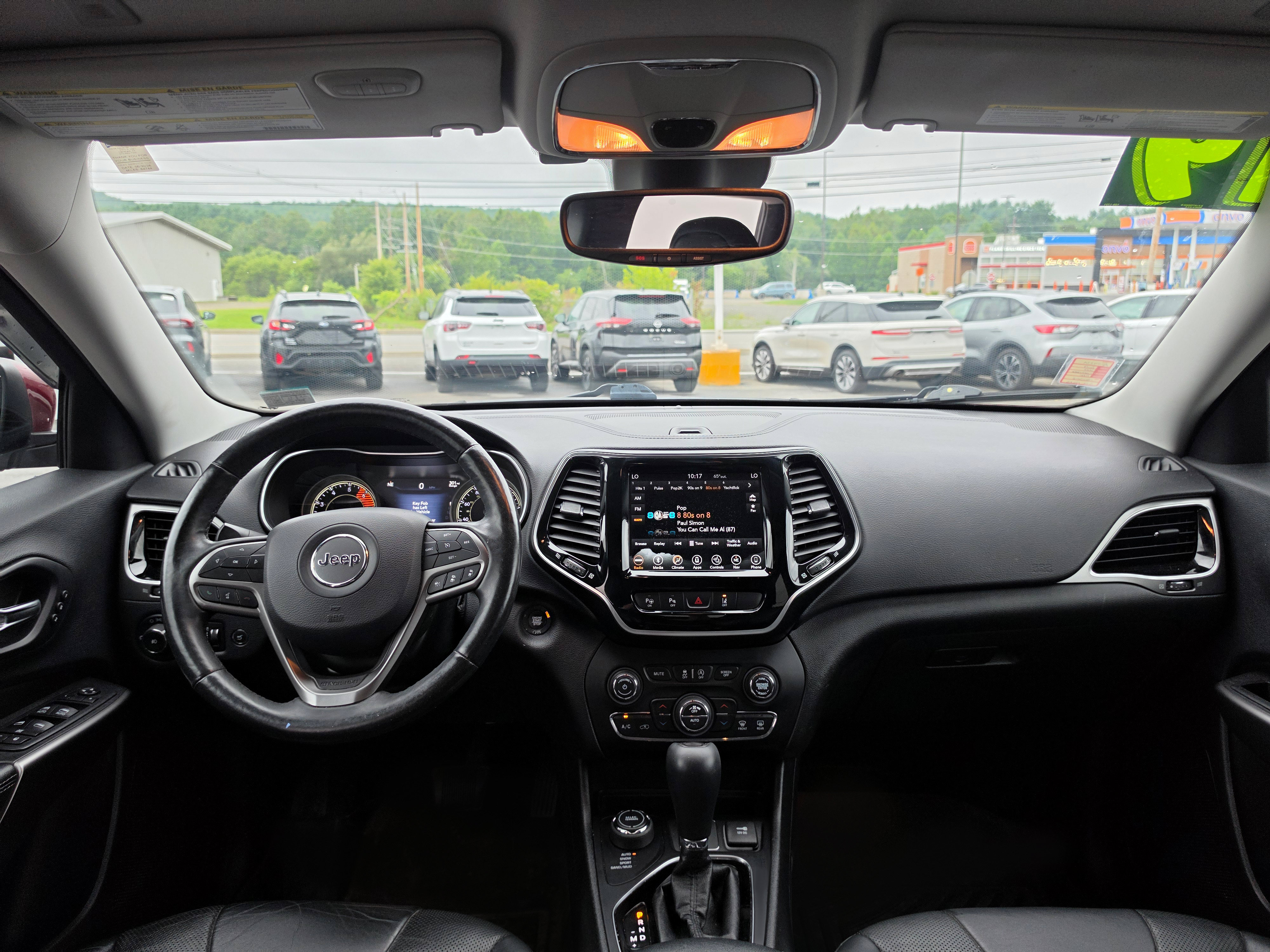 Used 2019 Jeep Cherokee Limited w/ Luxury Group AWD/4WD image 15