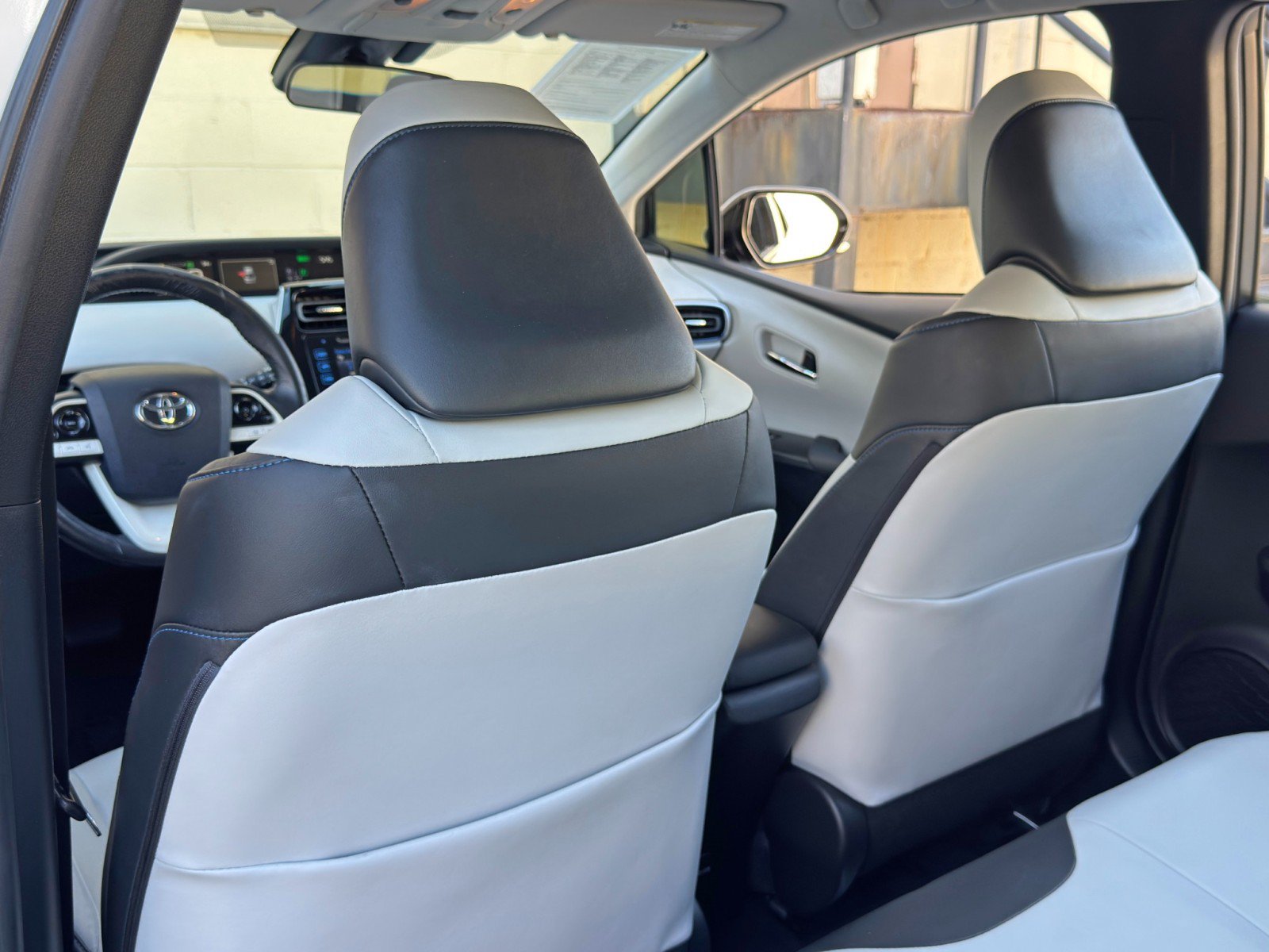 Used 2017 Toyota Prius Three Touring w/ Carpet Mat Package FWD image 28