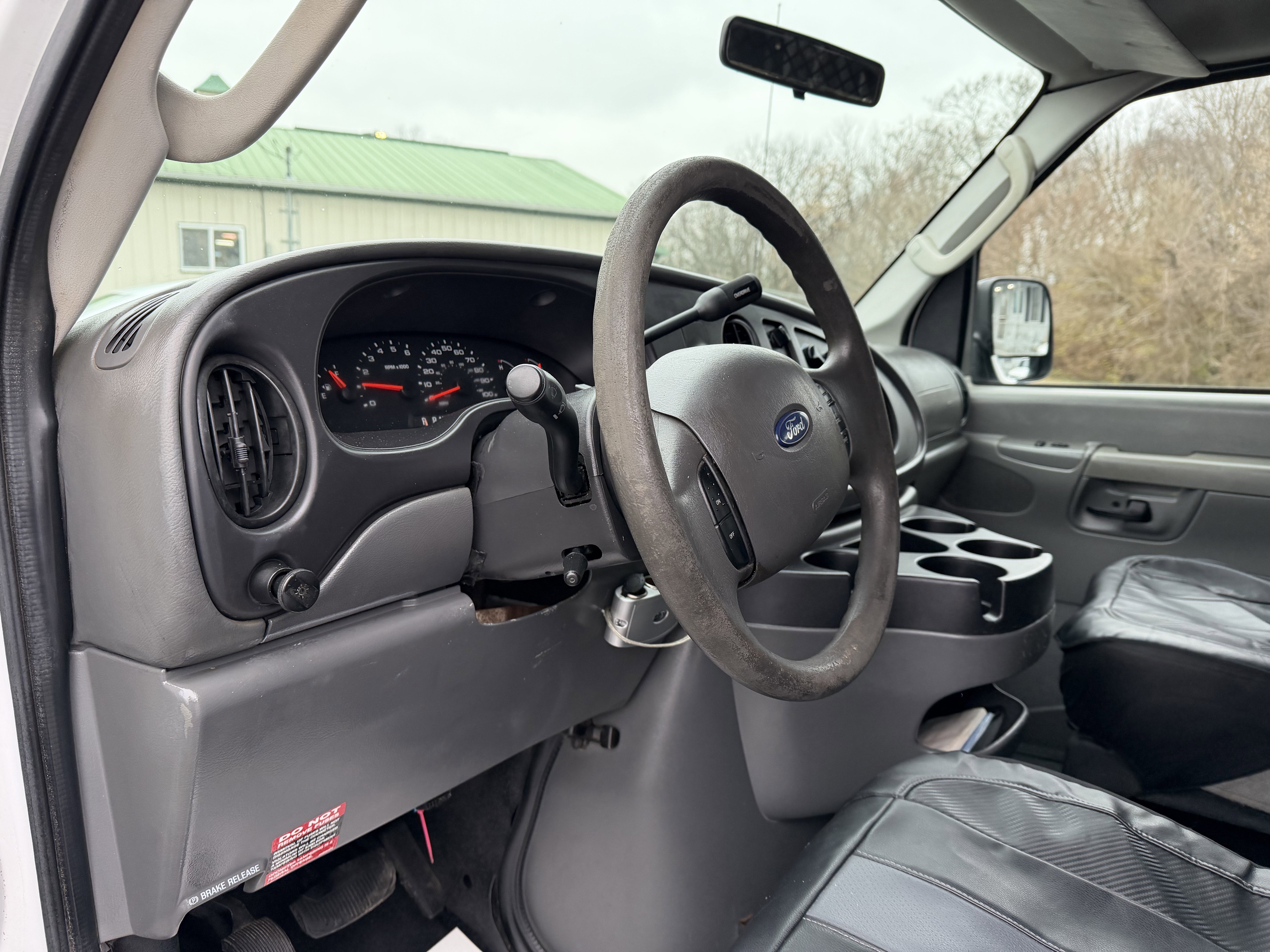 Used 2006 Ford E-250 and Econoline 250 image 12