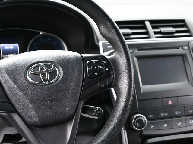 Used 2016 Toyota Camry LE image 27