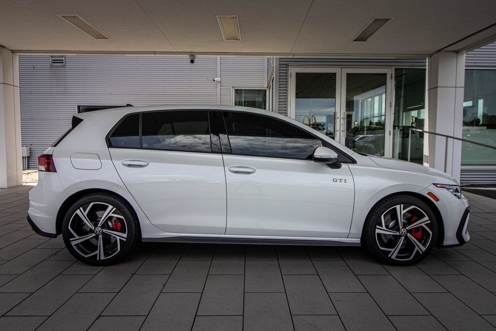 Used 2025 Volkswagen GTI SE FWD image 3