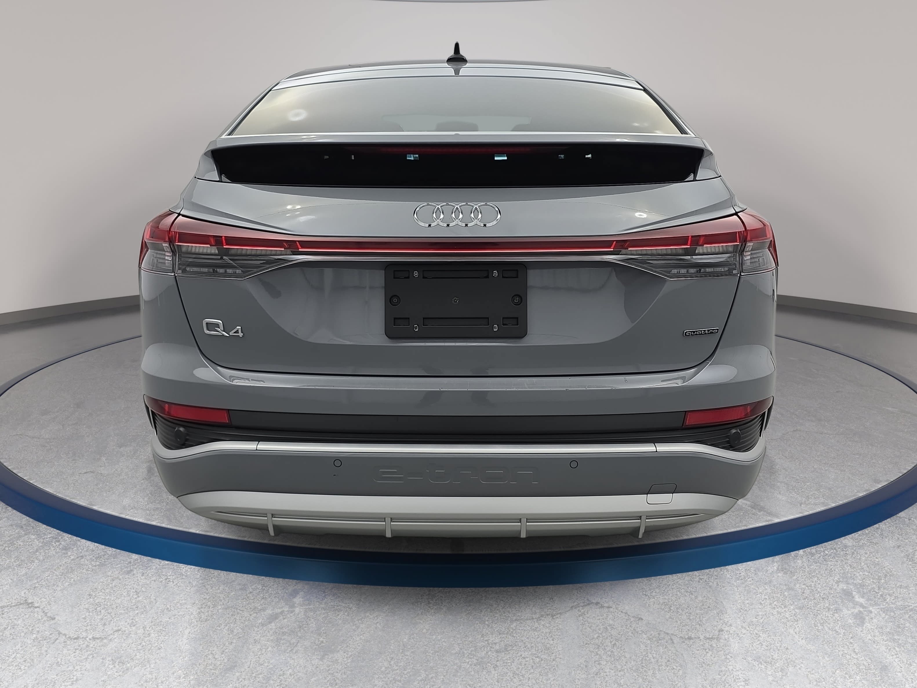 Used 2024 Audi Q4 e-tron Prestige AWD/4WD image 6