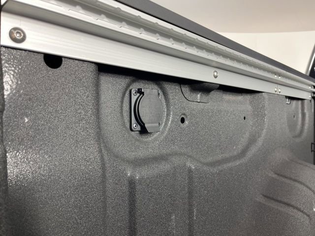 Used 2024 Nissan Titan SV w/ SV Convenience Package image 53