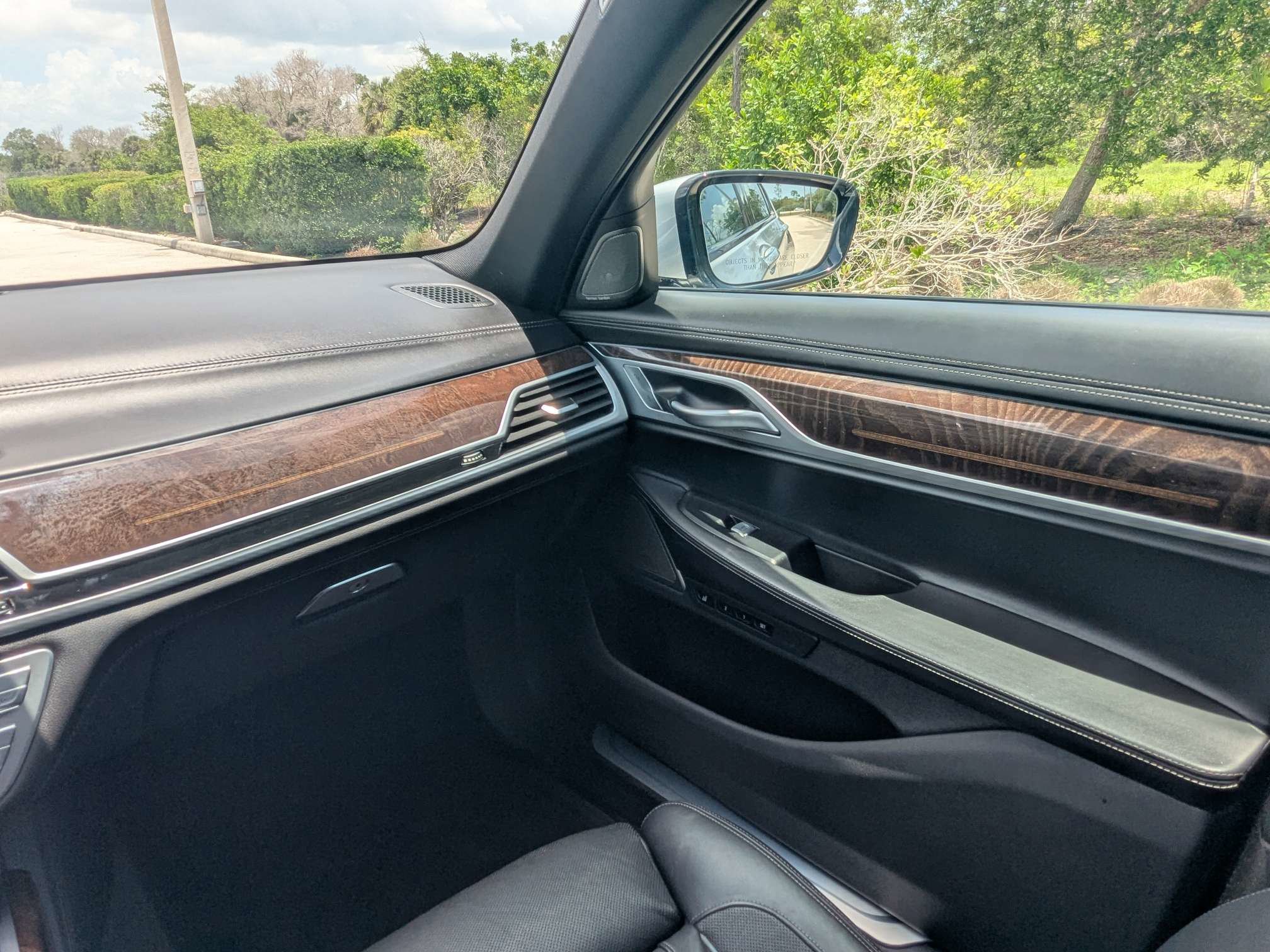 Used 2019 BMW 750i w/ Executive Package RWD image 20