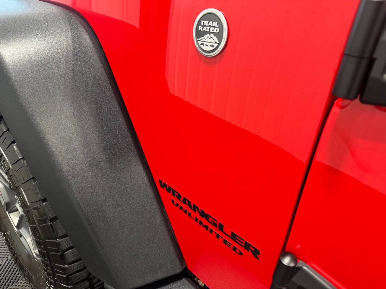 Used 2016 Jeep Wrangler Unlimited Rubicon w/ Connectivity Group image 7