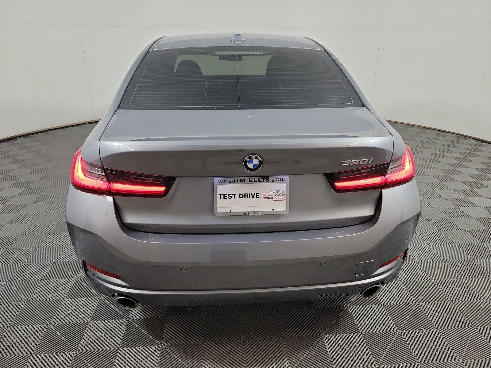 Used 2023 BMW 330i Sedan w/ Premium Package RWD image 5