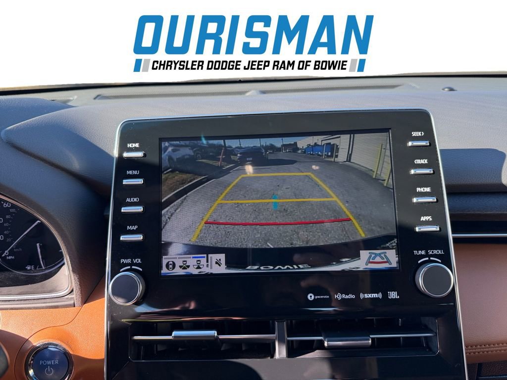 Used 2020 Toyota Avalon Limited image 21