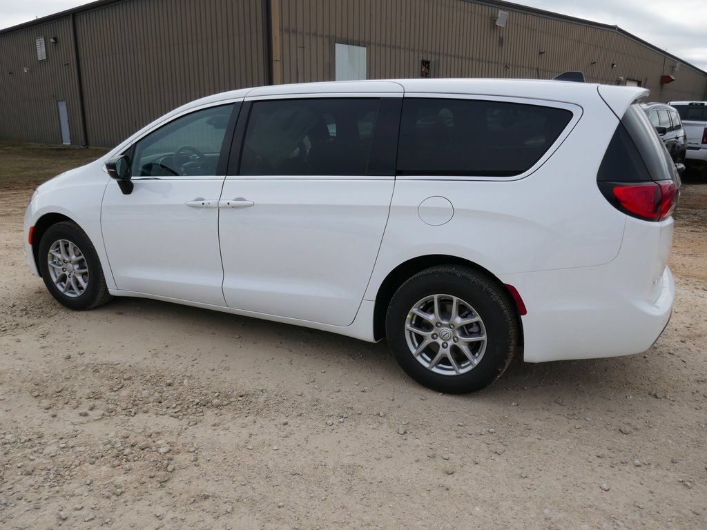 New 2026 Chrysler Voyager LX FWD image 6