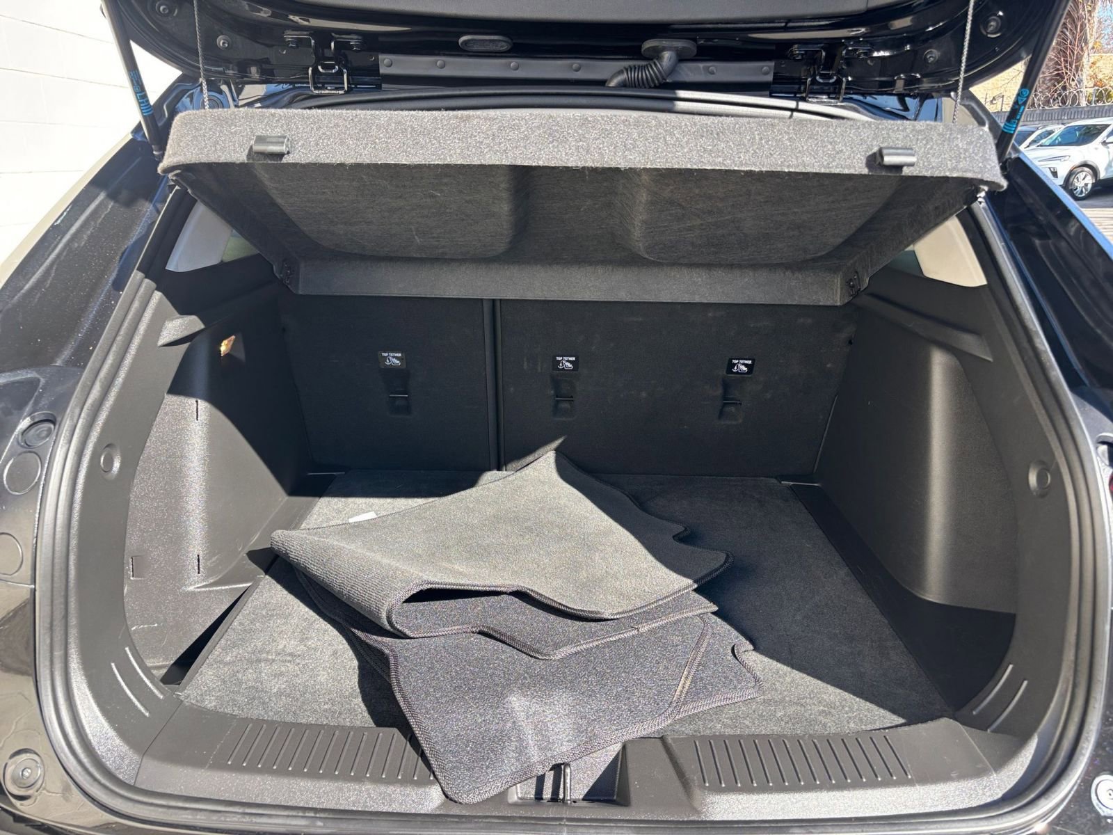 Used 2025 Chevrolet Trax LT image 31