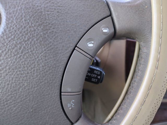 Used 2004 Toyota Land Cruiser AWD/4WD image 28