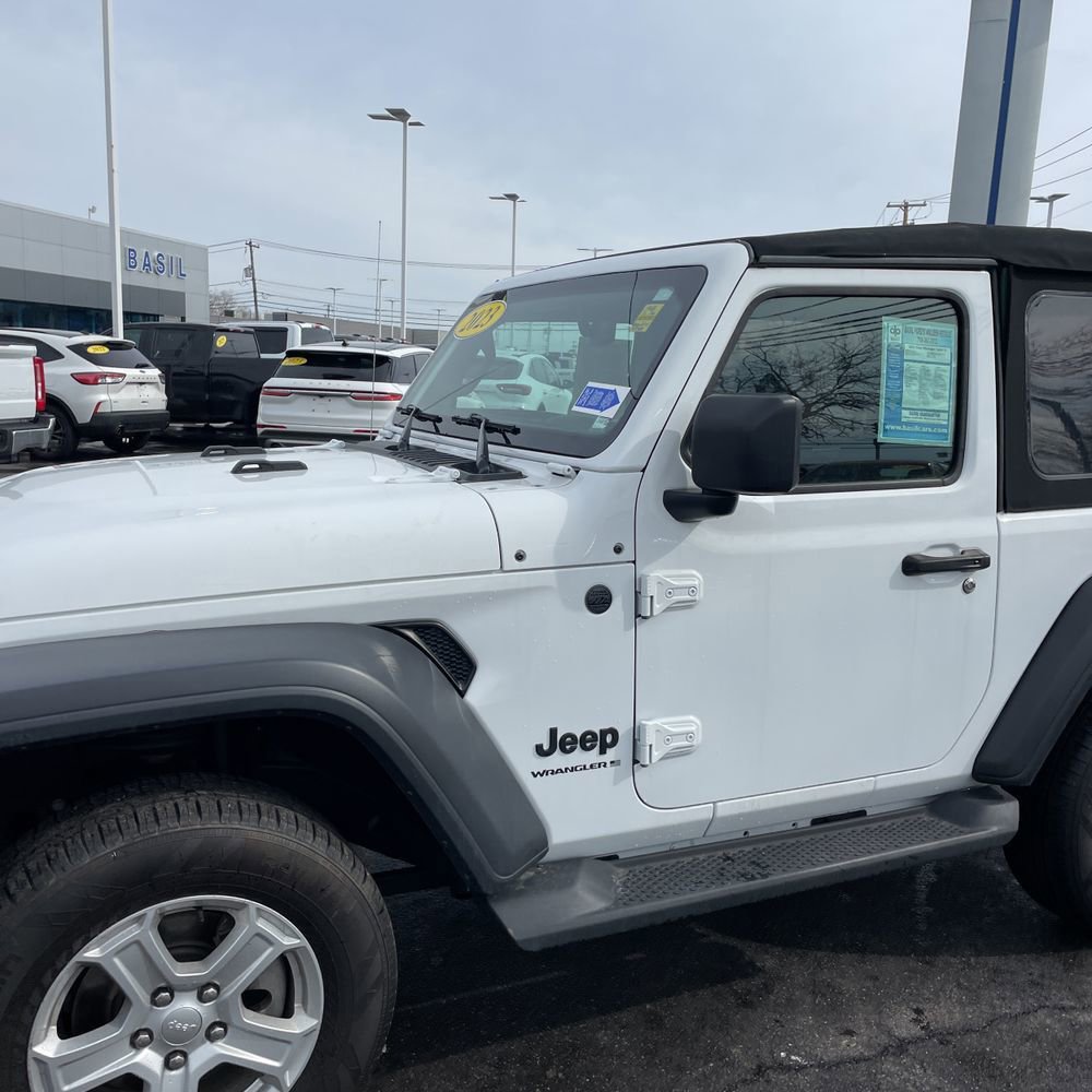 Used 2023 Jeep Wrangler Sport S video 2