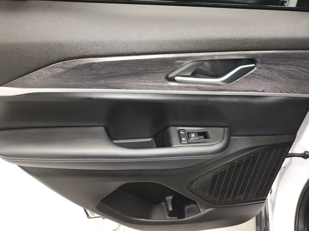 Used 2023 Jeep Grand Cherokee Limited image 27