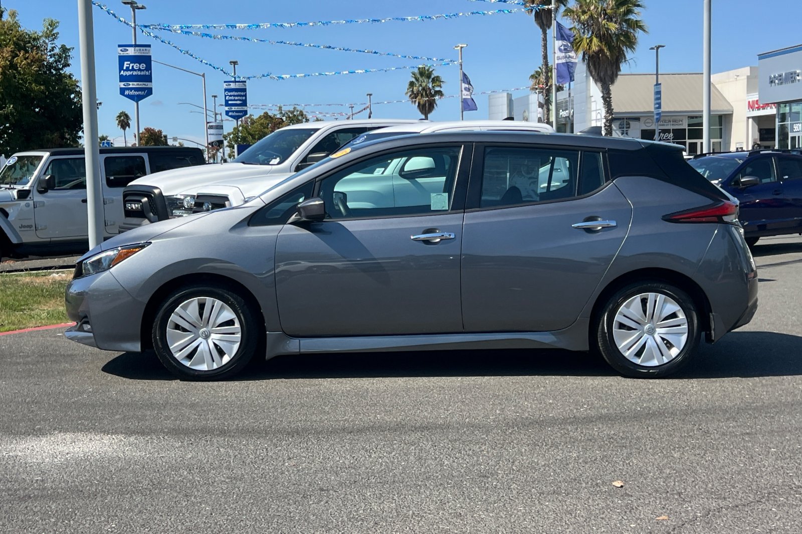 Certified 2025 Nissan Leaf S FWD image 7