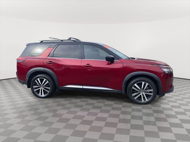 Used 2023 Nissan Pathfinder Platinum image 4