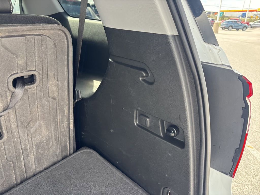 Used 2023 GMC Acadia SLT w/ Elevation Edition image 8